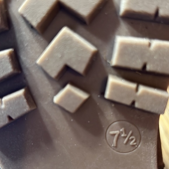 EUC Ankle boots women’s 7.5 - Picture 11 of 13